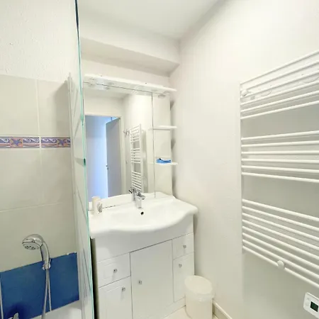 Avec Piscine - Vue Apartamento