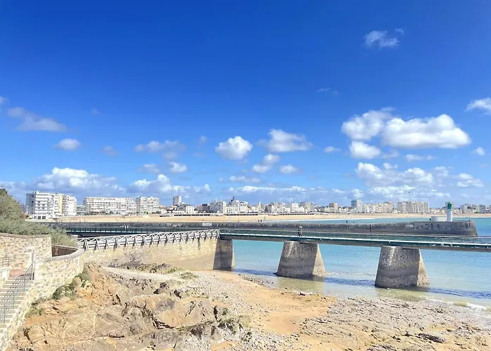 Avec Piscine - Vue 莱萨布勒-多洛讷