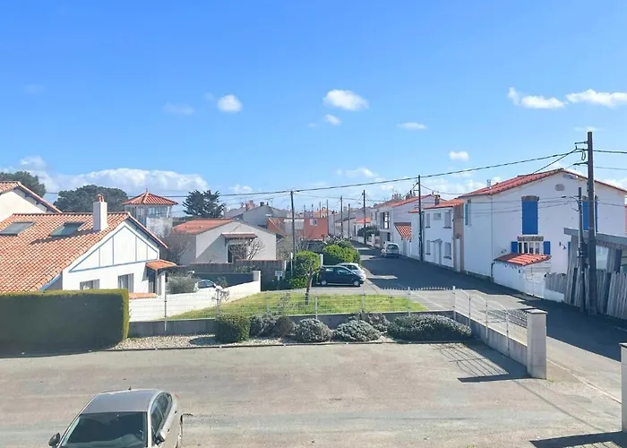 Avec Piscine - Vue 莱萨布勒-多洛讷