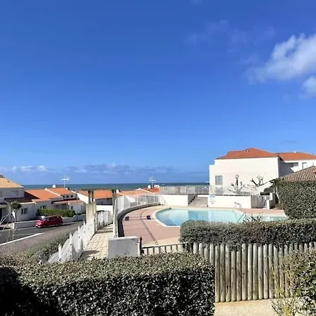 Avec Piscine - Vue La Chaume